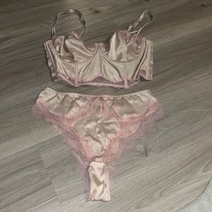 Absolutely beautiful Victoria secret set